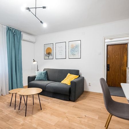 Ultracentral Cozy Apartment Bukares Bagian luar foto